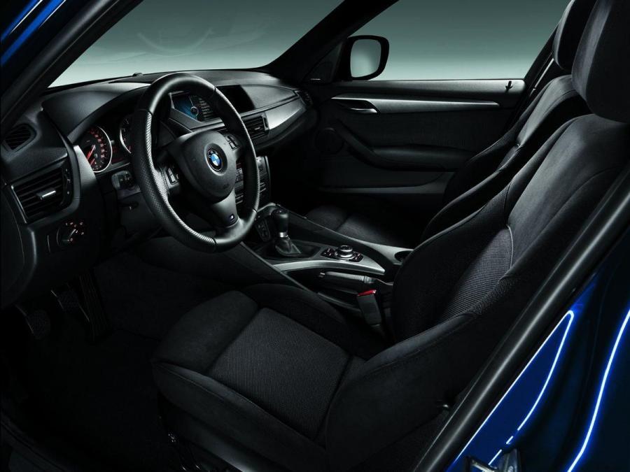  BMW X1 M-Package 2011 года  (фото 3 из 7)